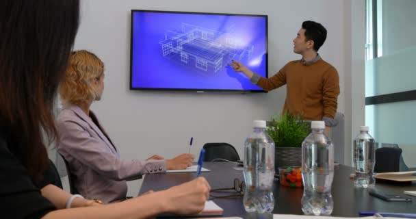 Geschäftsmann Hält Vortrag Konferenzraum Büro — Stockvideo