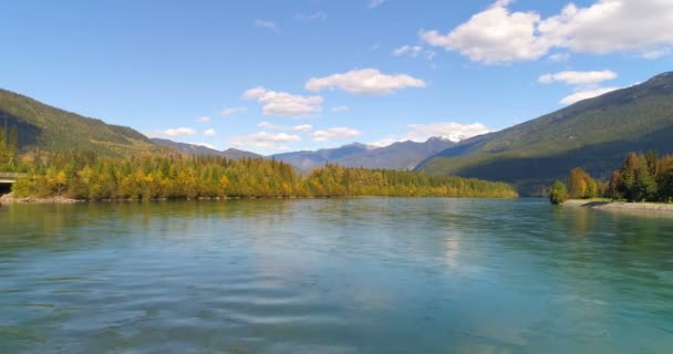 Красива Гора Річка Сільській Місцевості — стокове відео