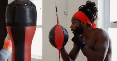 Odaklı ale boksör boks fitness Studio 4 k pratik