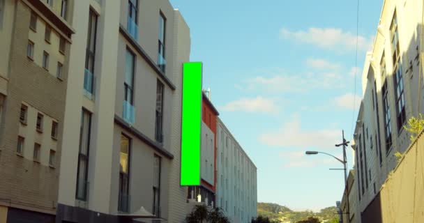 Der Außenfassade Des Gebäudes Der Stadtstraße Wurde Gehortet Green Screen — Stockvideo