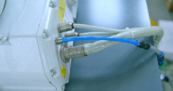 Cable Eléctrico Manguera Aire Conectada Caja Control Del Robot Robot — Vídeos de Stock