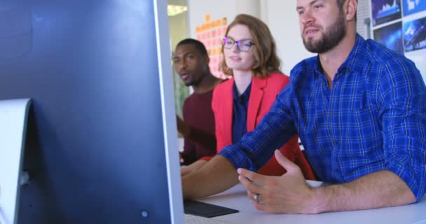 Young Mixed Race Business Team Discussing Computer Modern Office Young — Stock Video