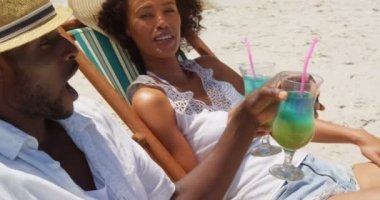 Çift beach adlı kokteyl içki içiyorduk. 4 k birbirleriyle etkileşim Çift