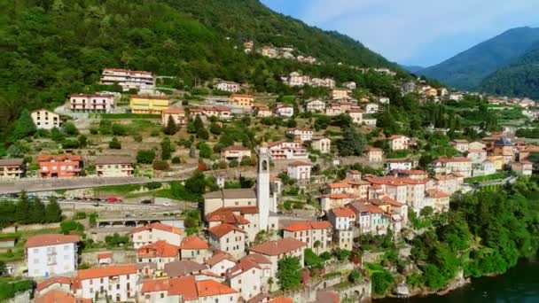 Aerial Beautiful Town Surrounded Lush Green Trees Small Towns Lake — Stock Video