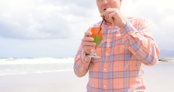 Front View Old Caucasian Senior Man Drinking Cocktail Beach Old — Stock Video