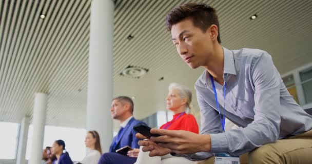 Tiefansicht Eines Asiatischen Geschäftsmannes Der Business Seminar Sitzt Und Sein — Stockvideo