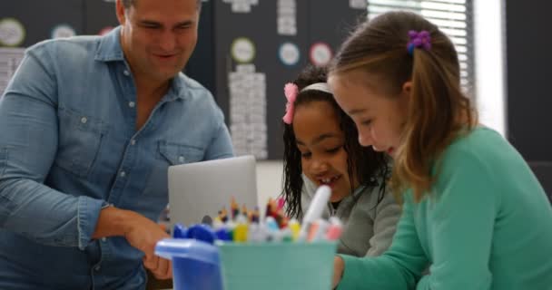 Side View Mixed Race Schoolgirls Studying Laptop Classroom Male Side — Stock Video