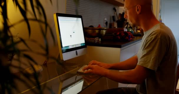 Side View Caucasian Man Using Desktop Computer While Sitting Desk — Stock Video