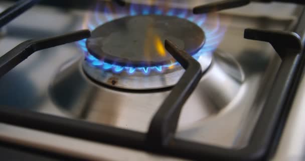 Cuisinière Gaz Avec Feu Dans Cuisine Maison — Video