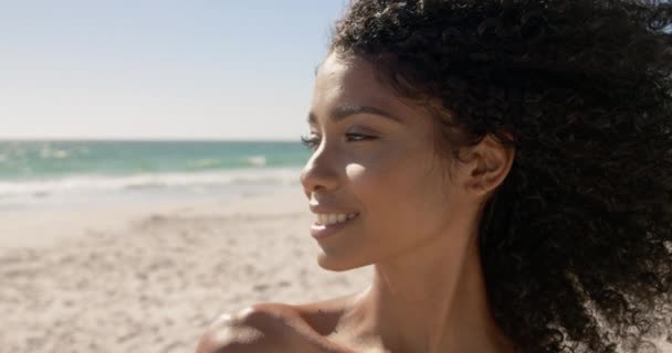 Front View African American Woman Standing Beach She Smiling Looking — Stock Video