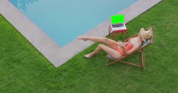 High Angle View Caucasian Woman Relaxing Chair Backyard She Drinking — Stock Video