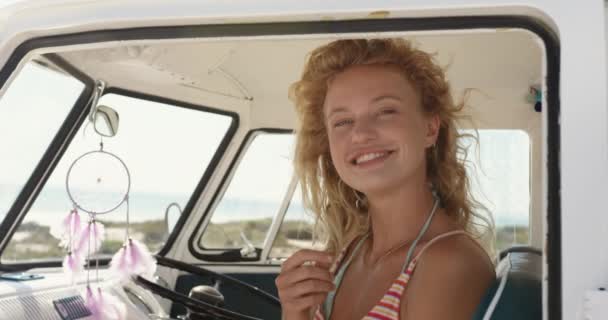 Close Portrait Laughing Young Caucasian Woman Sitting Camper Van Beach — Stock Video