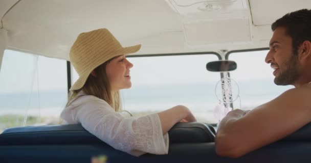 Vídeo Casal Carro Conceito Viagem — Vídeo de Stock