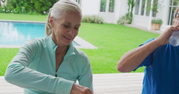 Front View Close Senior Caucasian Woman Man Drinking Water Break — Stock Video