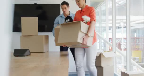 Seitenansicht Glücklicher Junger Kaukasischer Geschäftsleute Die Einem Modernen Büro Arbeiten — Stockvideo