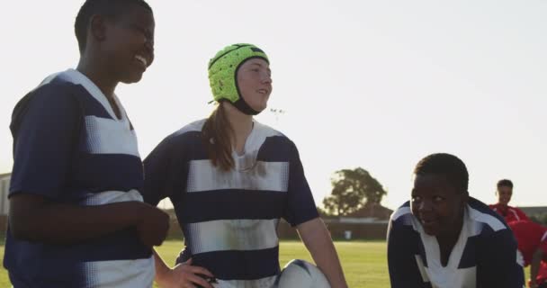 Widok Boku Zbliżenie Trzech Młodych Afroamerykanek Afroamerykanki Rugby Graczy Młody — Wideo stockowe