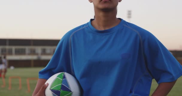 Πορτρέτο Κοντά Ενός Νεαρού Ενήλικου Παίκτη Του Ράγκμπι Μικτή Φυλή — Αρχείο Βίντεο