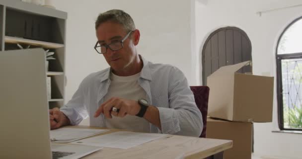 Front View Close Caucasian Man Wearing Glasses Using Laptop Computer — Stock Video