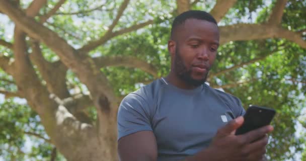 Vue Face Gros Plan Athlète Afro Américain Tenue Sport Faisant — Video