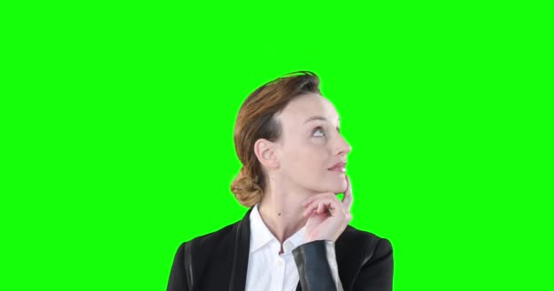 Retrato Una Mujer Caucásica Atractiva Reflexiva Con Cabello Castaño Usando — Vídeo de stock