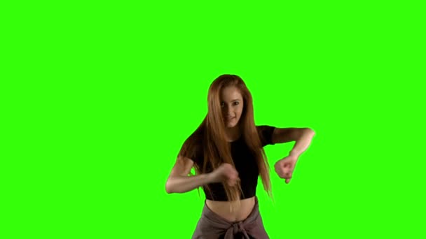 Μια Ελκυστική Μοντέρνα Καυκάσια Γυναίκα Που Χορεύει Ενεργητικά Αργή Κίνηση — Αρχείο Βίντεο