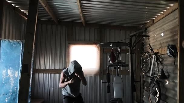 Homem Afro Americano Vestindo Roupas Esportivas Desfrutando Exercitar Ginásio Boxe — Vídeo de Stock