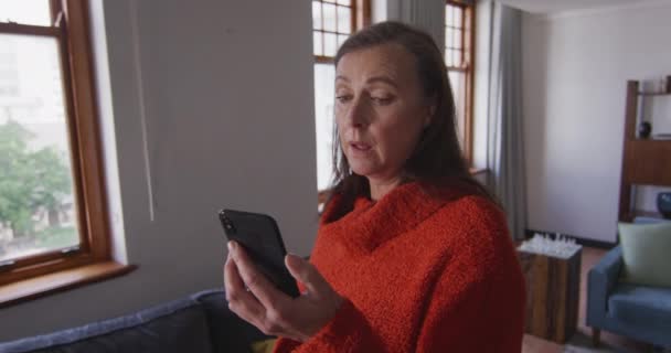 Хвора Кавказька Жінка Яка Проводить Час Удома Спілкується Відстані Самотності — стокове відео