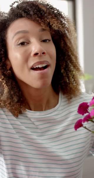 Vertical Video Happy Biracial Woman Flowers Having Valentine Day Video — Stock Video