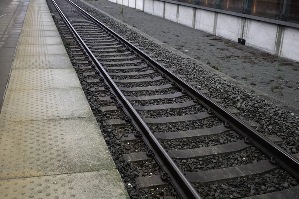 鉄道の駅 車両や輸送に鉄道レール — ストック写真