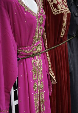 Arap kadın mağaza, tipik kumaşlar Giydir