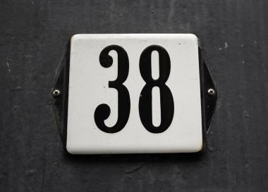 Otuz sekiz numaraya şehir sokak, sembol ve adresi