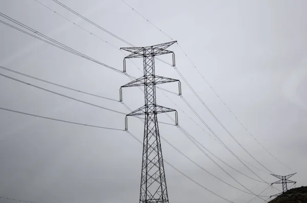 Torre Eléctrica Con Cielo Nublado Tecnología Infraestructura —  Fotos de Stock