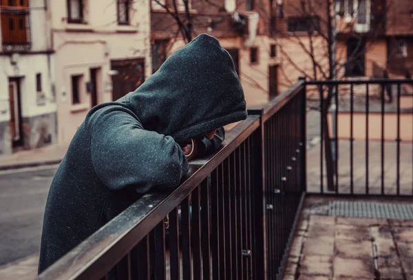 Mann Der Straßenbande Delinquenz Und Drogen Gewalt — Stockfoto