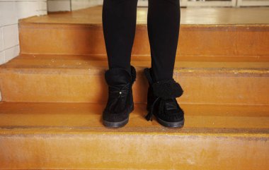 Şehirdeki taş merdivenler, mimari detaylar.