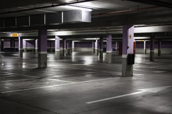 自動車 交通機関 駐車場の車のインテリア — ストック写真