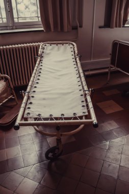Eski hastane yatakları, hastalar için eski hastane detayları.