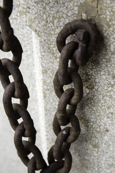 垂悬的铁链 联合和力量 — 图库照片