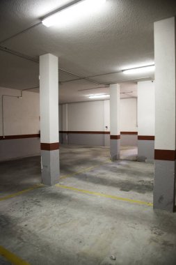 Garaj Otopark, inşaat ve mimari