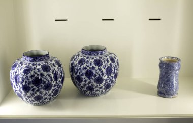 Ev raf, nesneleri dekoratif Seramik vazolar