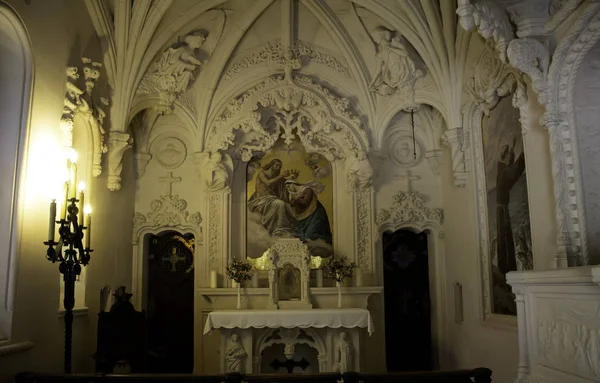 Iglesia Católica Interior Con Símbolos Religiosos Dios —  Fotos de Stock