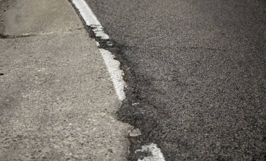 Sarı çizgiler karayolu