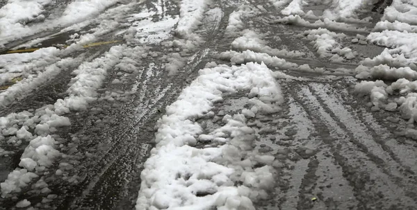 Solo molhado nevado — Fotografia de Stock