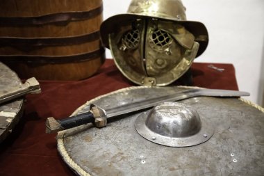 Ortaçağ miğferleri zırhı