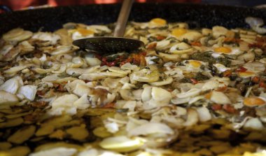 Biber ile kızarmış patates