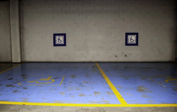 Estacionamento para deficientes — Fotografia de Stock