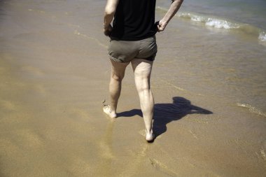 Kişi yürüyüş beach