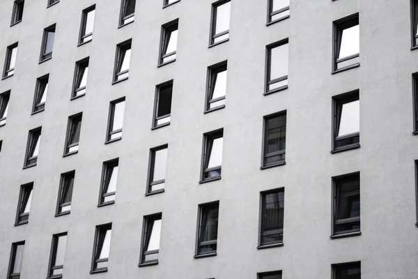Edificio con ventanas —  Fotos de Stock