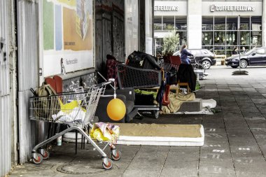 Zavallı uyuyan sokak