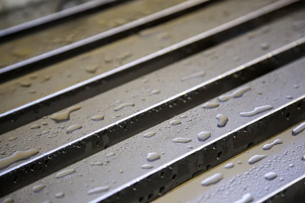 Gotas de agua metálicas —  Fotos de Stock