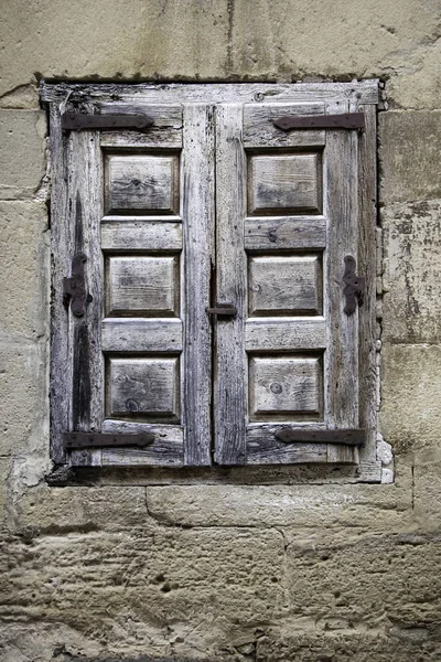 Fenêtre en bois fermée — Photo
